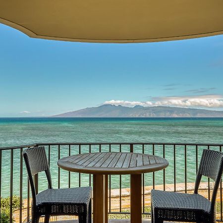 Kahana Reef Oceanfront Condos Room photo